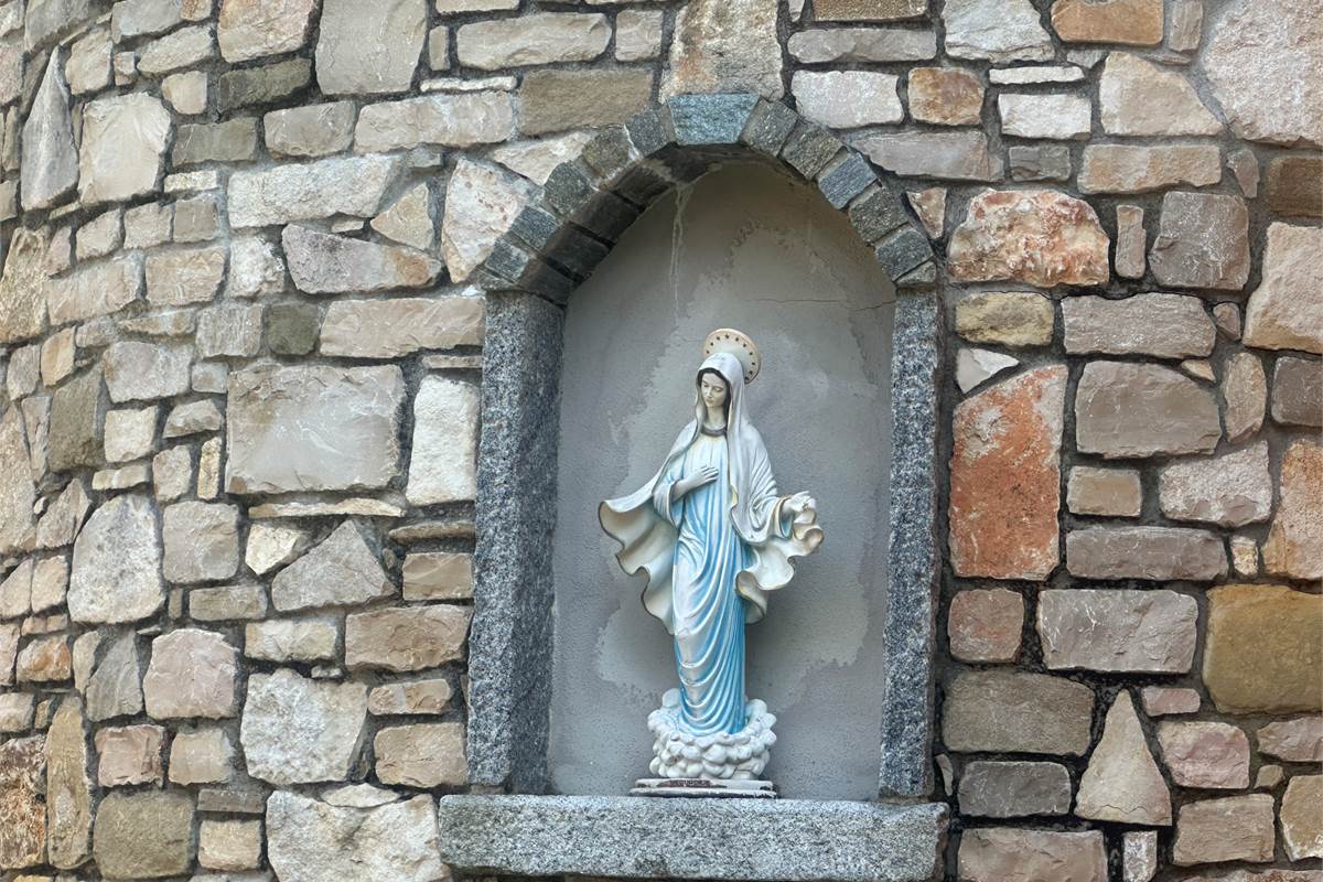 Longone : Bella villa singola elegante /giardino