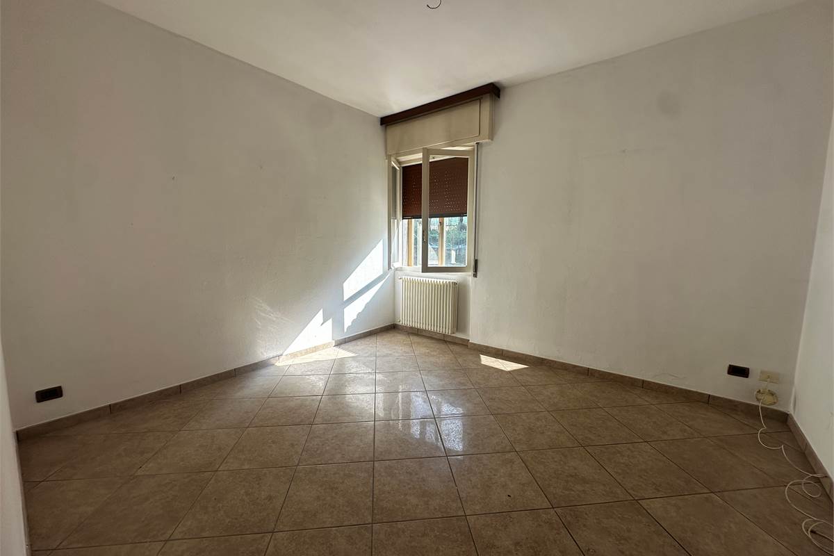 PONTELAMBRO : CASA SINGOLA CON GIARDINO