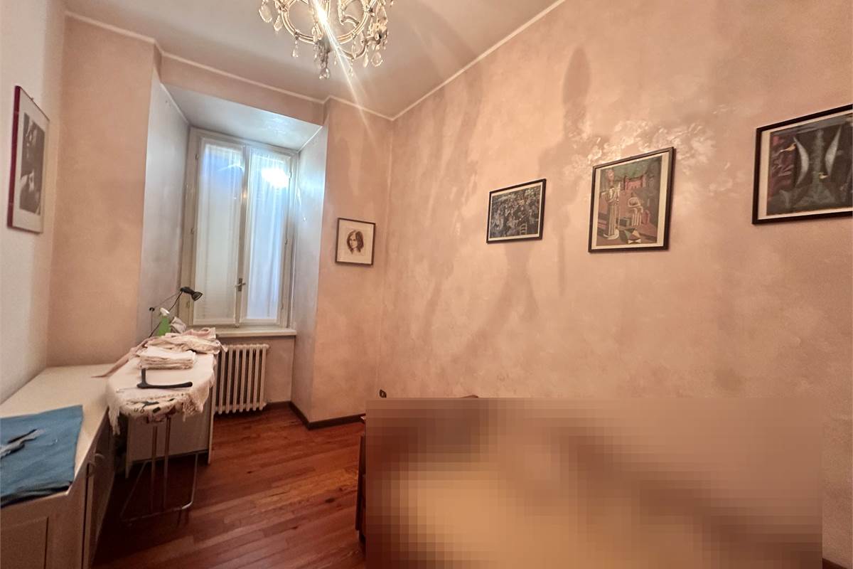 ERBA.ELEGANTE ABITAZIONE CON TERRAZZO PANORAMICO