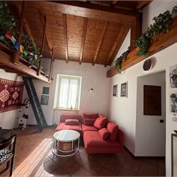 ERBA CENTRO:APPARTAMENTO CON SOPPALCO E BOX