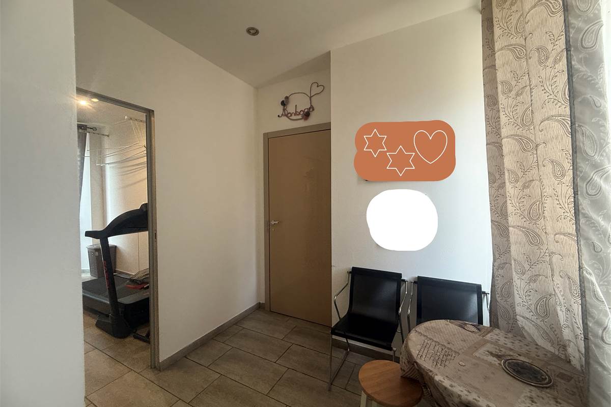 VALBRONA:CASA SINGOLA ANCHE PER DUE FAMIGLIE