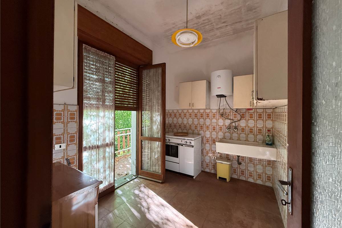 ASSO:VILLA SINGOLA CON GIARDINO