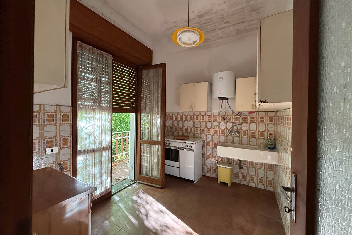 ASSO:VILLA SINGOLA CON GIARDINO