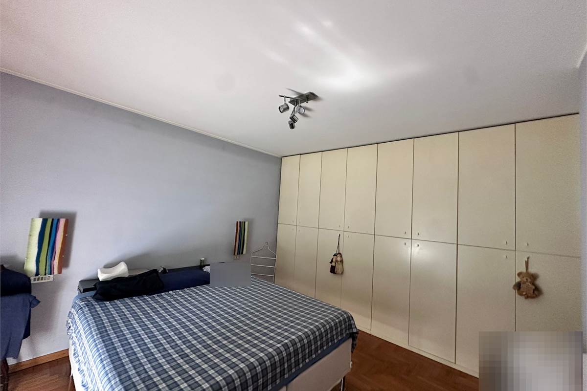 ERBA:ELEGANTE APPARTAMENTO  INDIPENDENTE