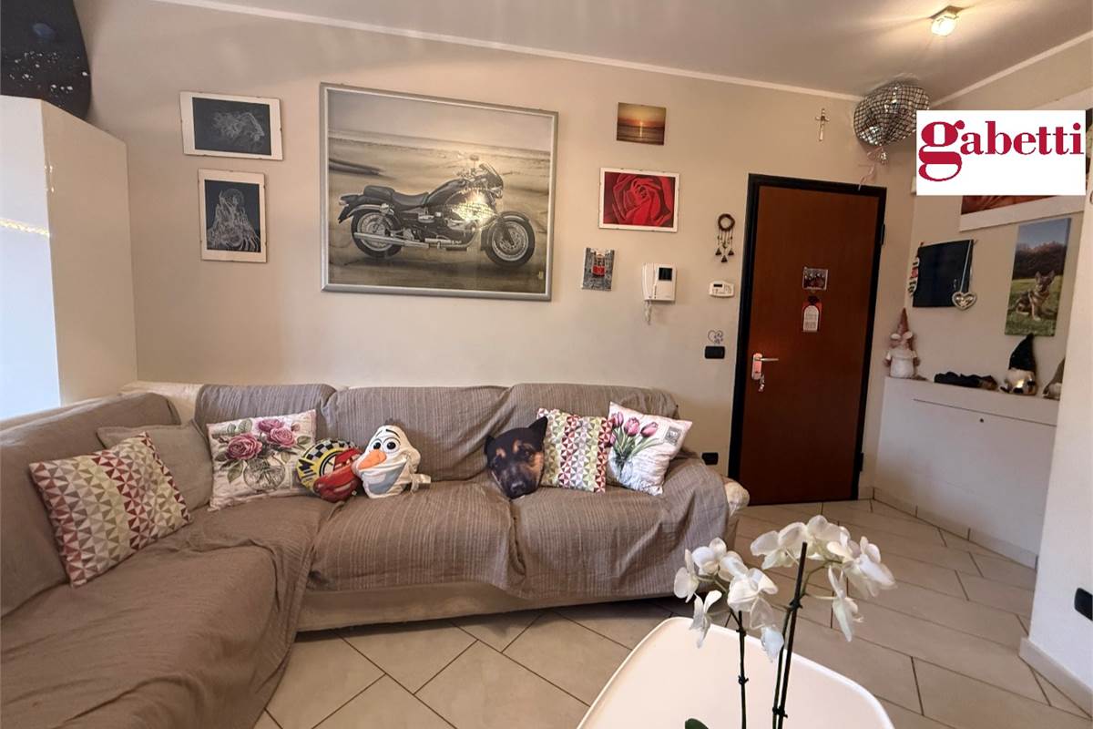 LURAGO D'ERBA: APPARTAMENTO CON GIARDINO E BOX DOPPIO