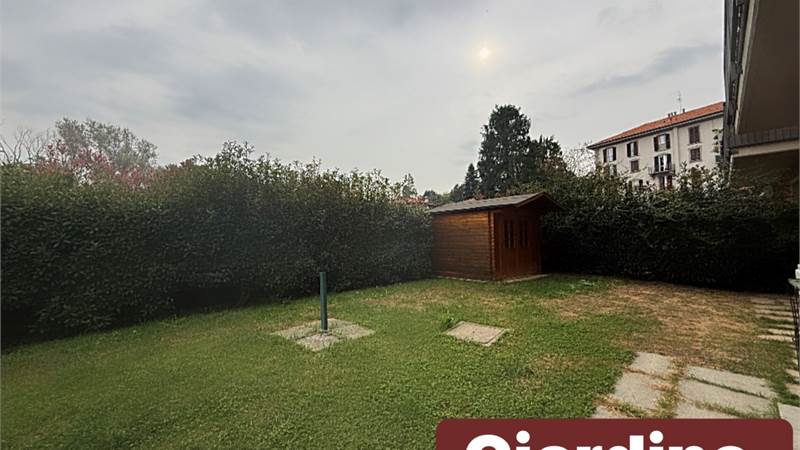 LURAGO D'ERBA: APPARTAMENTO CON GIARDINO E BOX DOPPIO