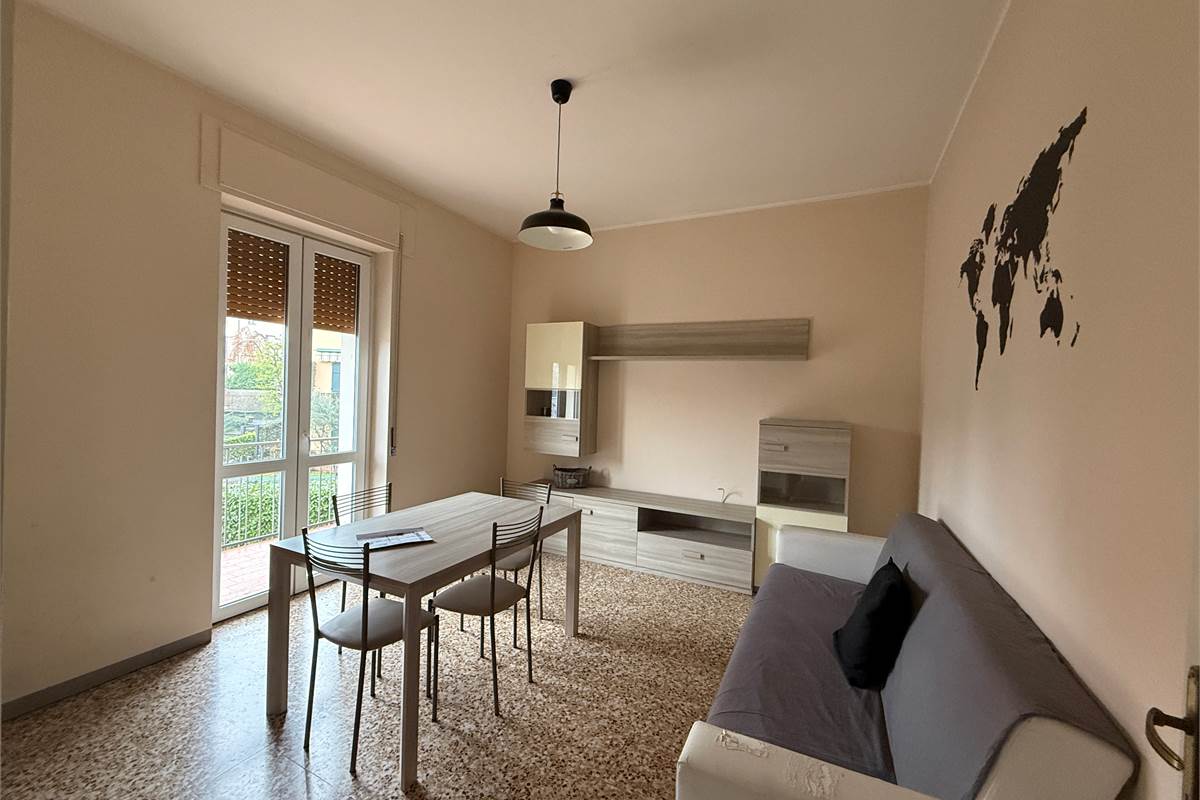 EUPILIO:AMPIO BILOCALE IN CLASSE