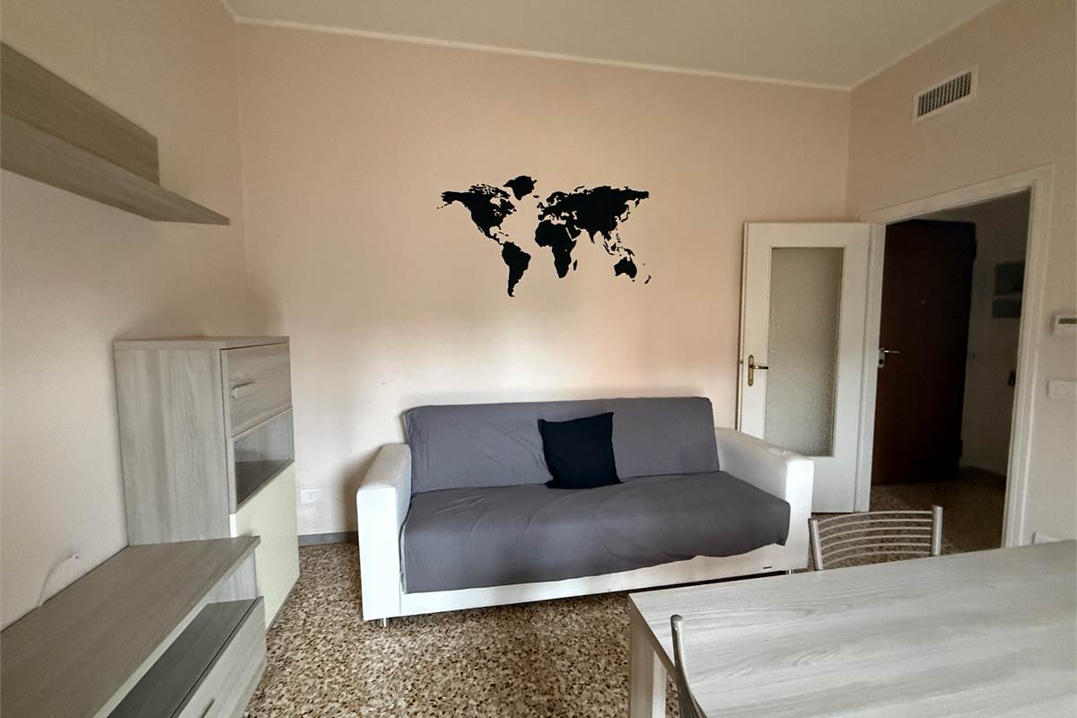 EUPILIO:AMPIO BILOCALE IN CLASSE