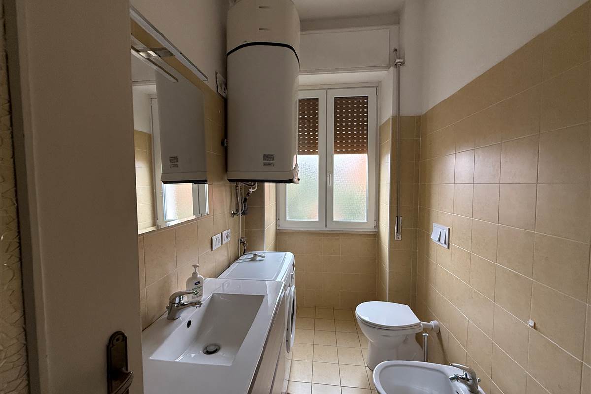 EUPILIO:AMPIO BILOCALE IN CLASSE