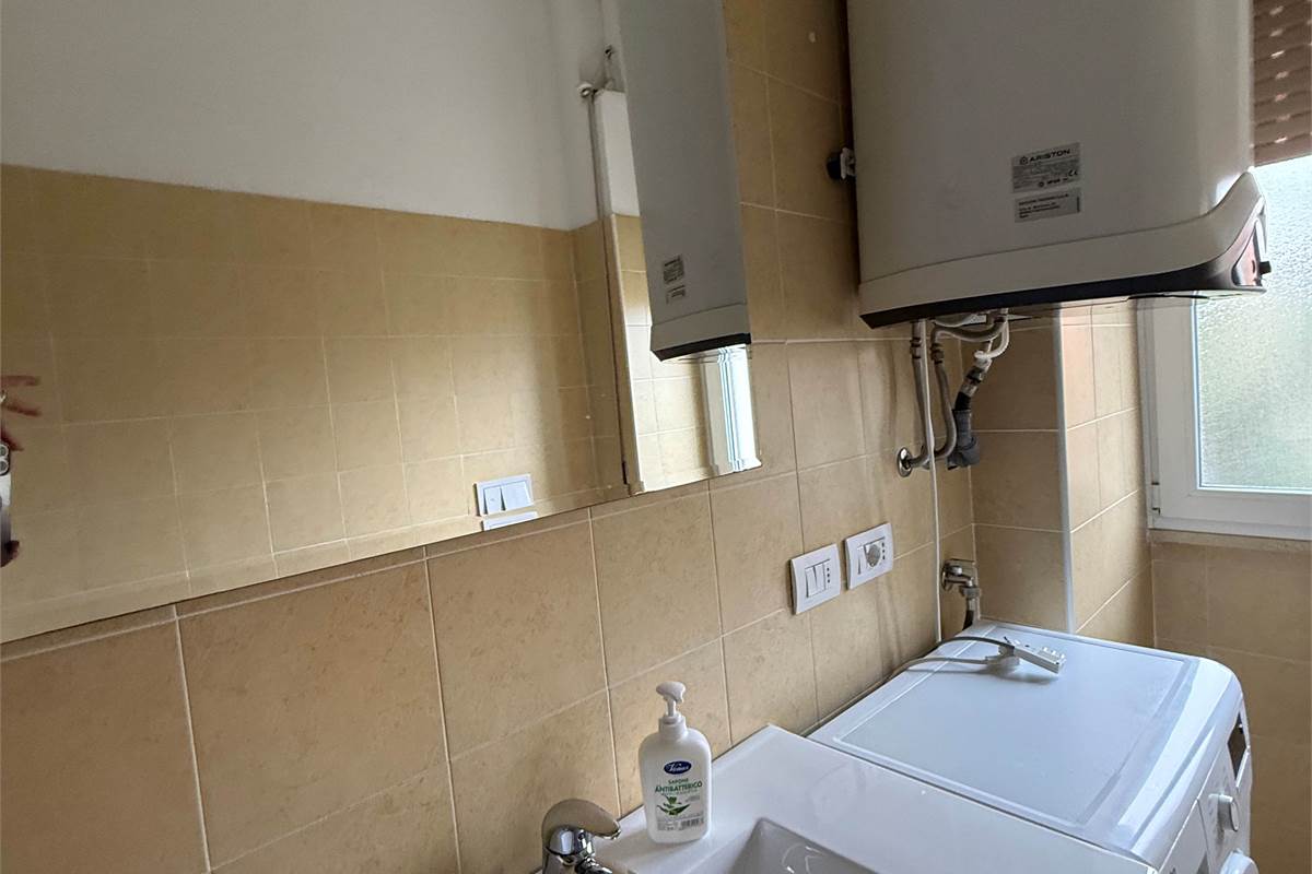 EUPILIO:AMPIO BILOCALE IN CLASSE