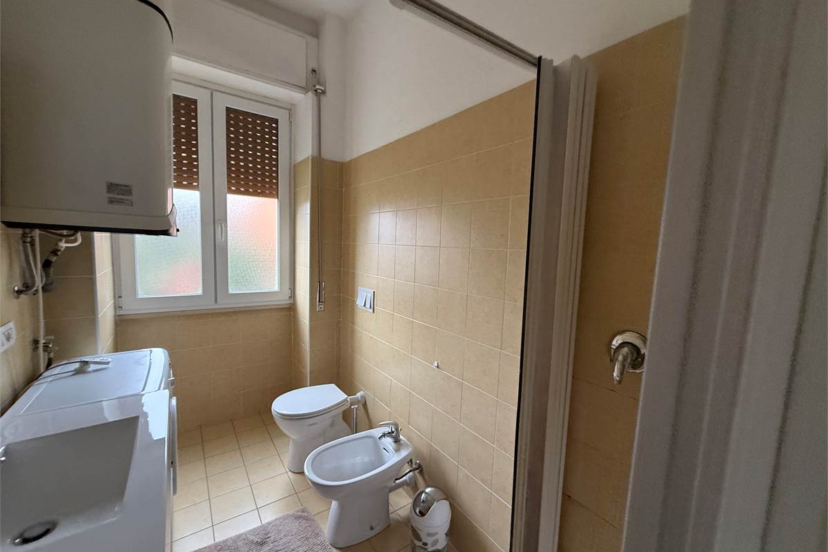 EUPILIO:AMPIO BILOCALE IN CLASSE