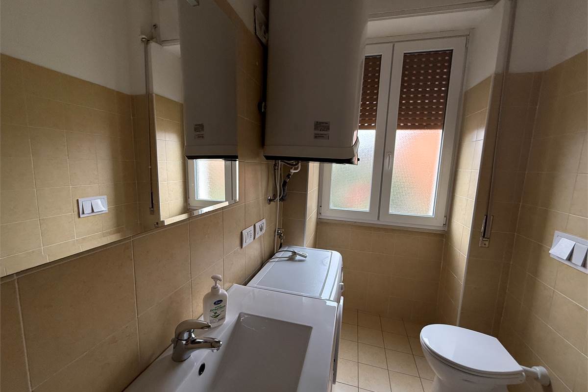 EUPILIO:AMPIO BILOCALE IN CLASSE