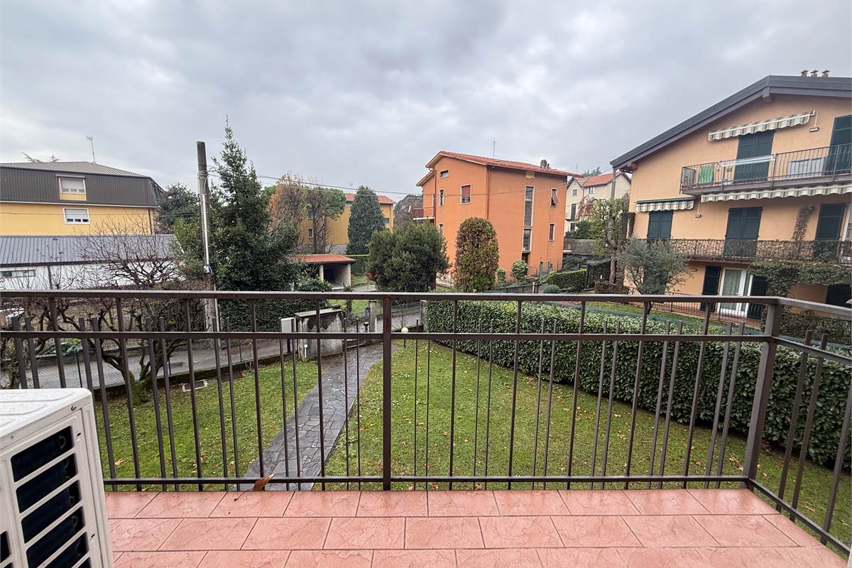 EUPILIO:AMPIO BILOCALE IN CLASSE