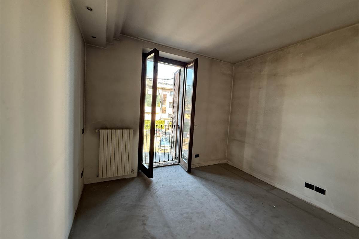 Arosio:Casa singola anche per due famiglie 