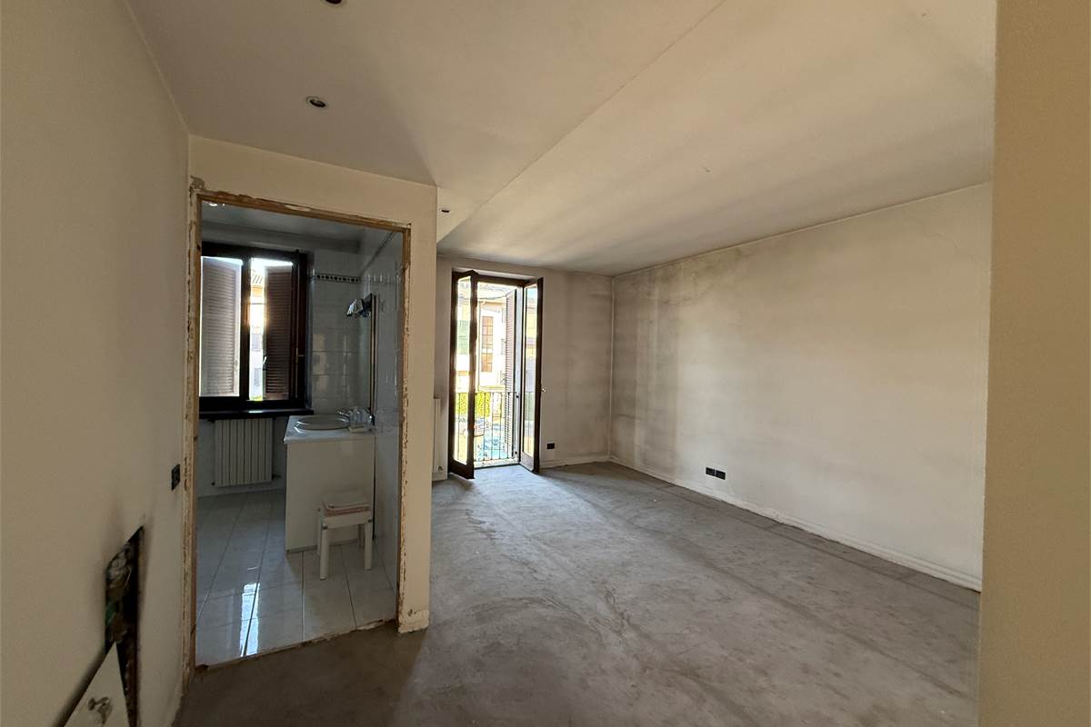 Arosio:Casa singola anche per due famiglie 