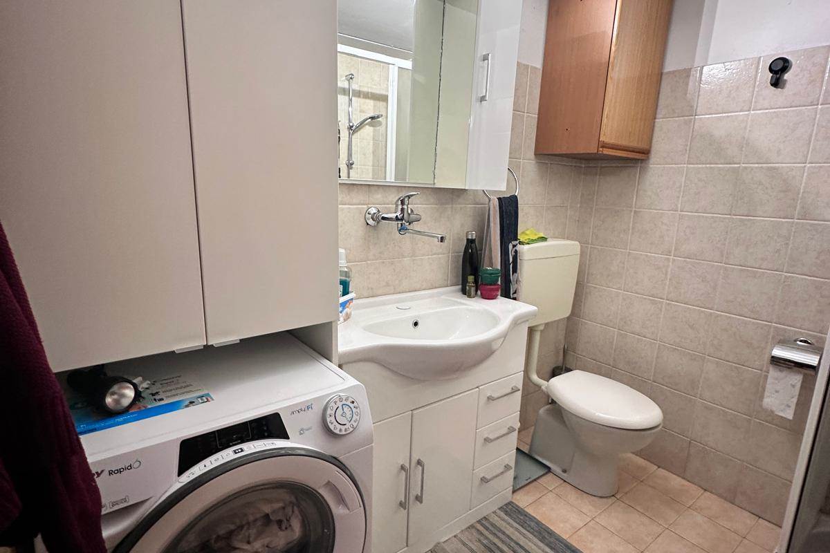 ERBA:BUCCINIGO -ALBAVILLA:PORZIONE DI VILLA CON GIARDINO