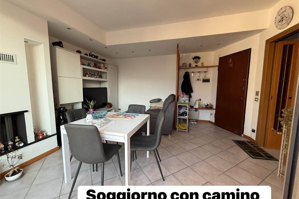 ERBA CENTRO:BILOCALE CON TERRAZZA PANORAMICA