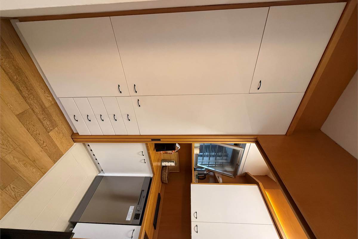 COMO:PALAZZINA CON LOCALI  COMERC.+ABITAZIONE E UFFICI