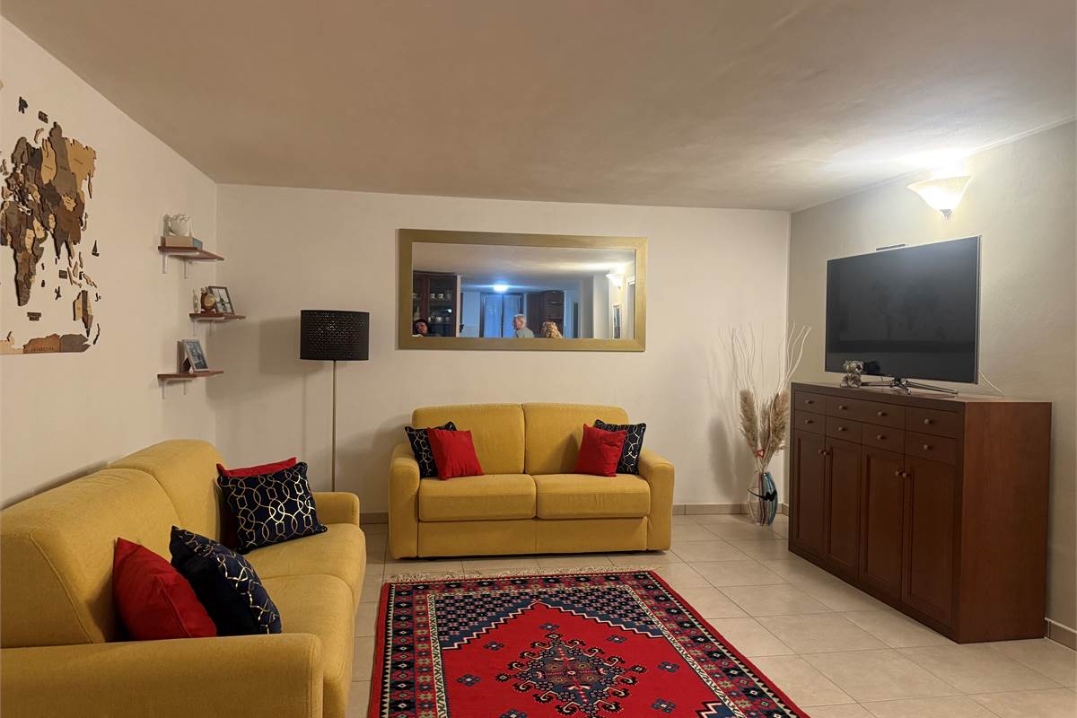 ALBESE CON CASSANO: PORZIONE DI VILLA FAVOLOSA