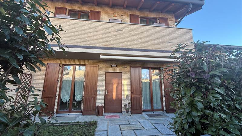 ALBESE CON CASSANO: PORZIONE DI VILLA FAVOLOSA