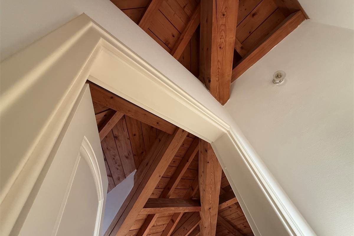 Erba:Elegante appartamento panoramico con box