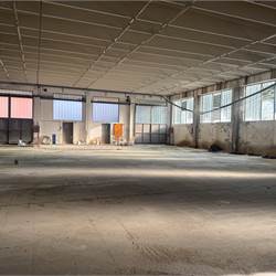 ERBA:CAPANNONE IN VENDITA O AFFITTO