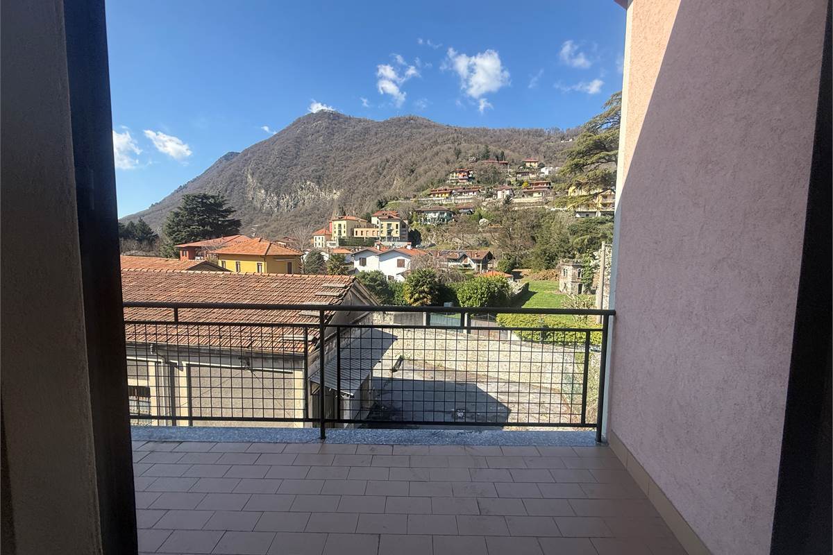 ASSO-CANZO:LOC.SCARENNA-4 LOCALI AUTONOMO CON BOX