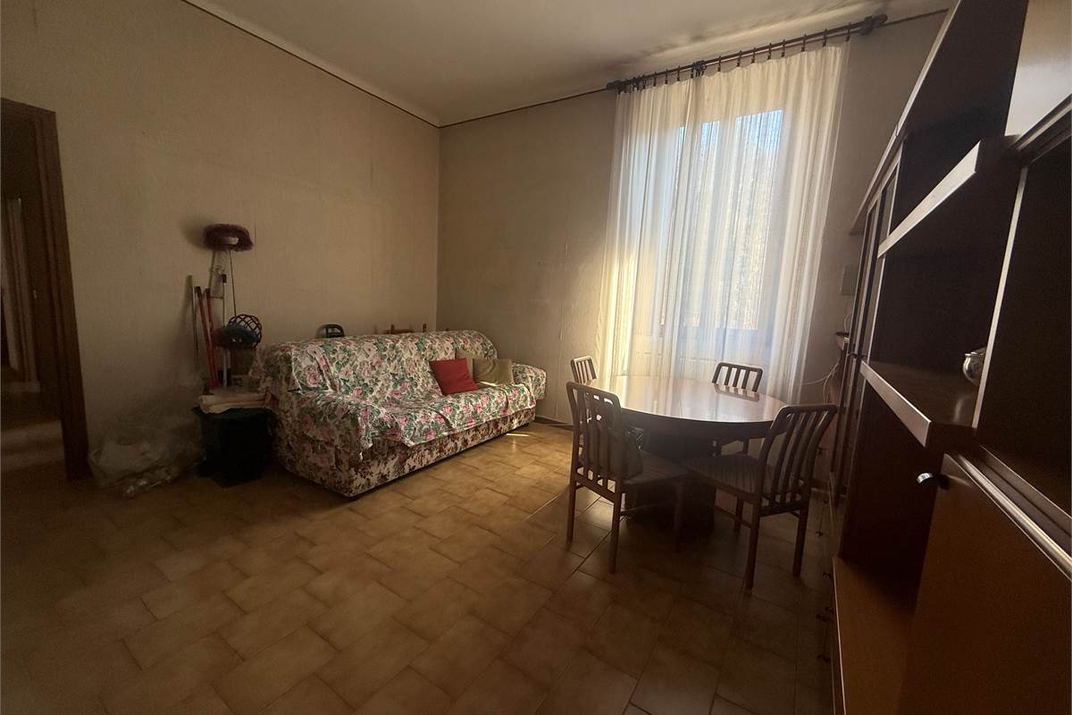 ASSO-CANZO:LOC.SCARENNA-4 LOCALI AUTONOMO CON BOX