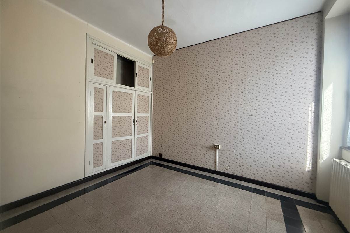 ASSO-CANZO:LOC.SCARENNA-4 LOCALI AUTONOMO CON BOX