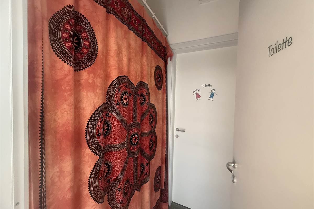 ASSO:LOCALE COMMERCIALE BELLISSIMO