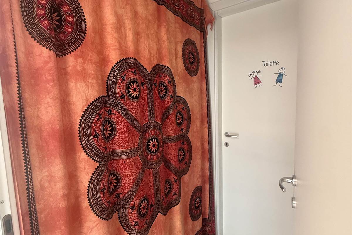 ASSO:LOCALE COMMERCIALE BELLISSIMO