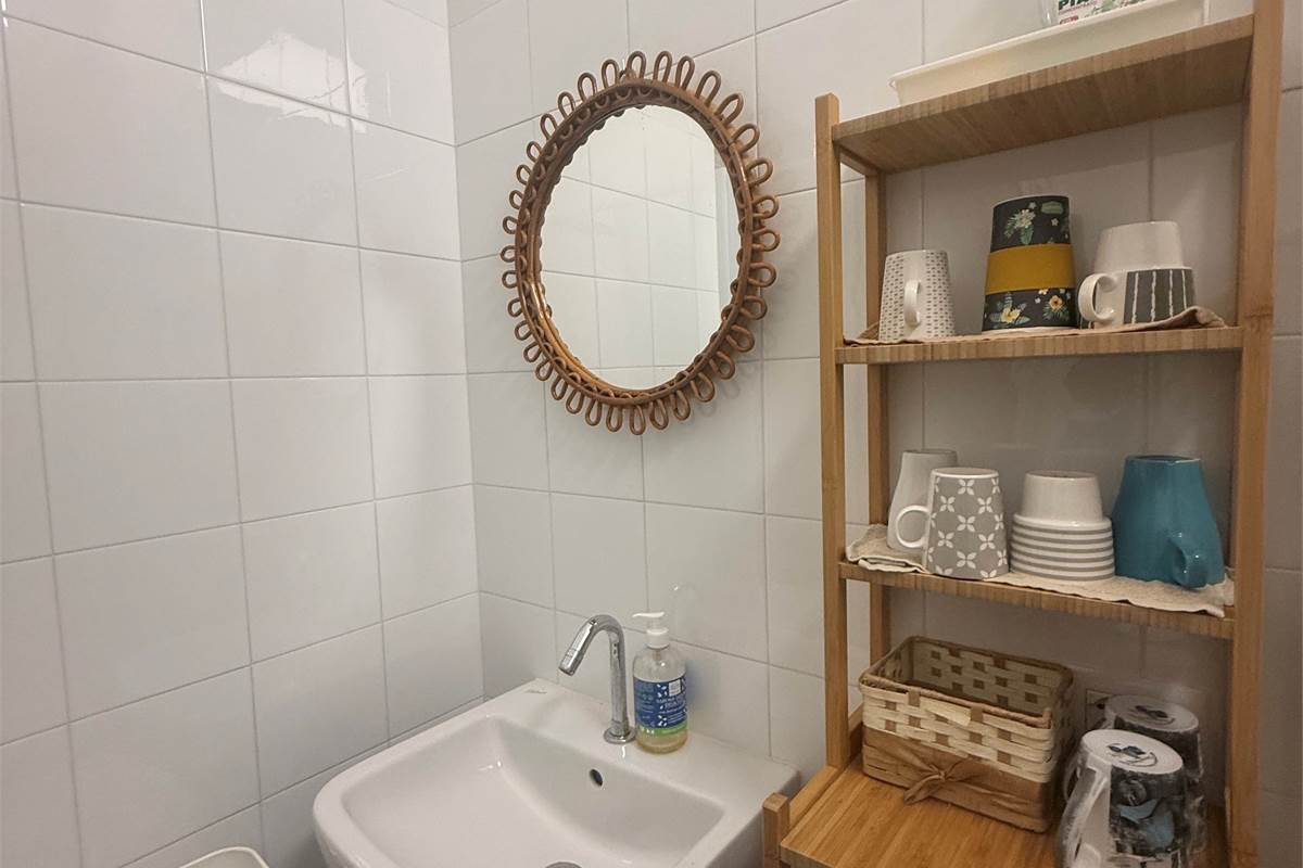 ASSO:LOCALE COMMERCIALE BELLISSIMO