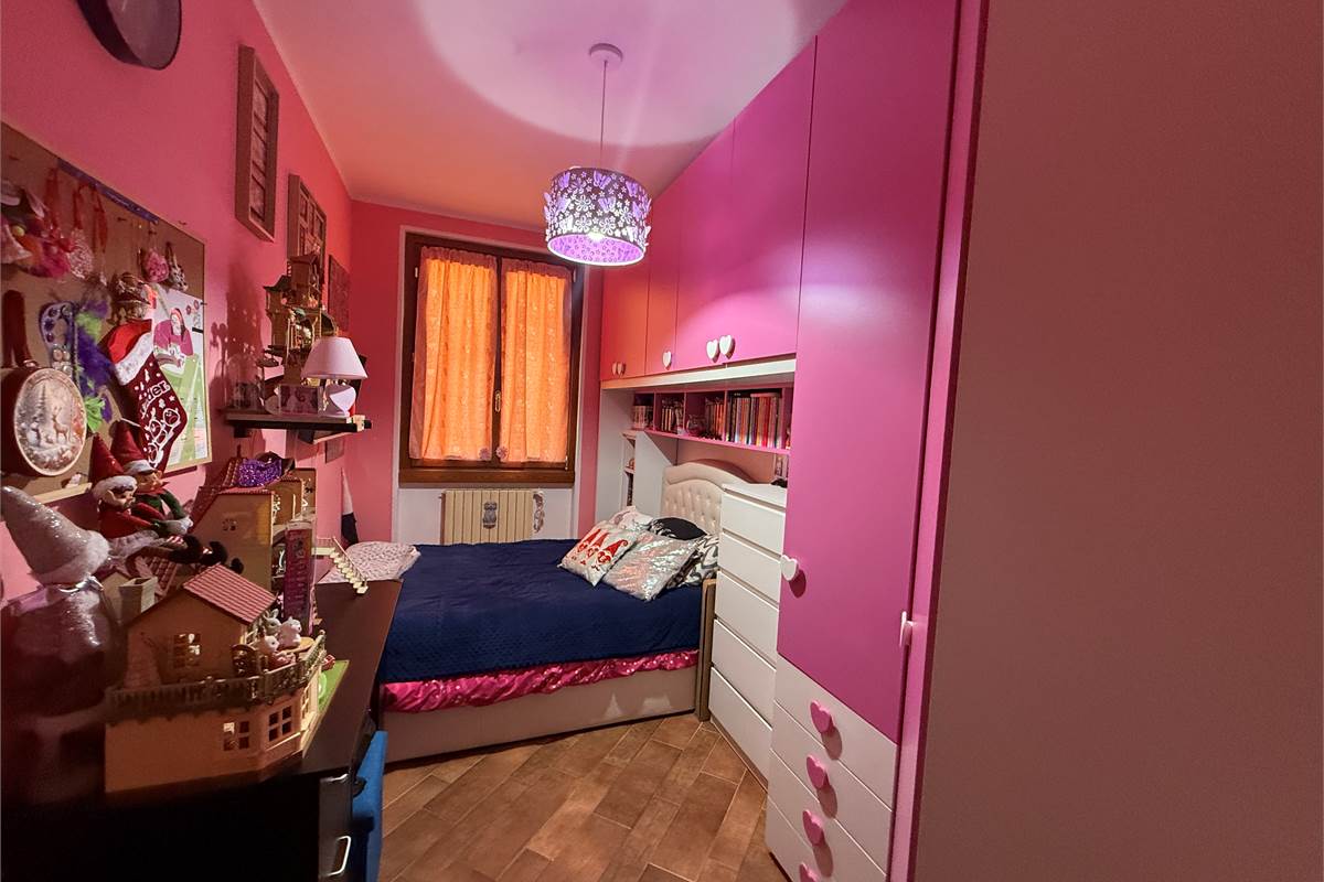 ALBAVILLA:PORZIONE DI VILLA CON GIARDINO