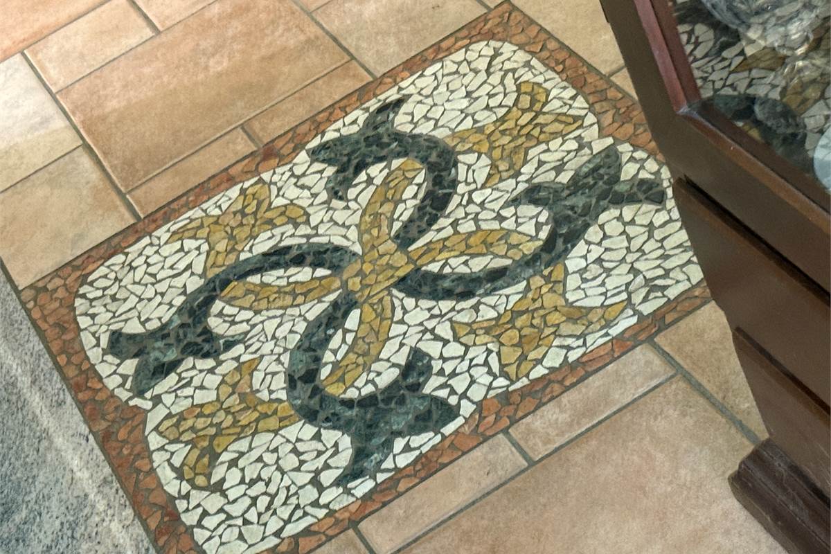 ALBAVILLA:PORZIONE DI VILLA CON GIARDINO