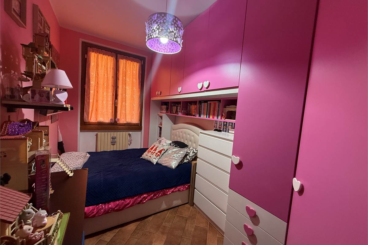 ALBAVILLA:PORZIONE DI VILLA CON GIARDINO