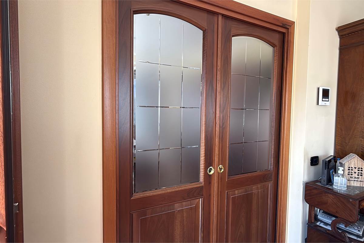 ERBA:BUCCINIGO -ALBAVILLA:PORZIONE DI VILLA CON GIARDINO