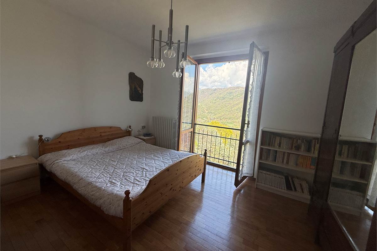 4 o più locali In Vendita a Asso