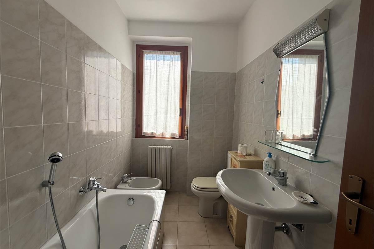 4 o più locali In Vendita a Asso