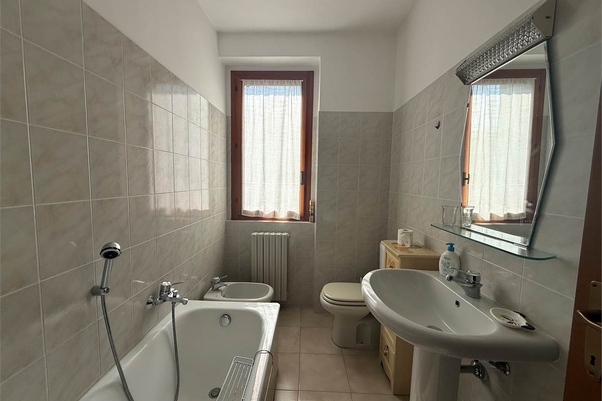 4 o più locali In Vendita a Asso