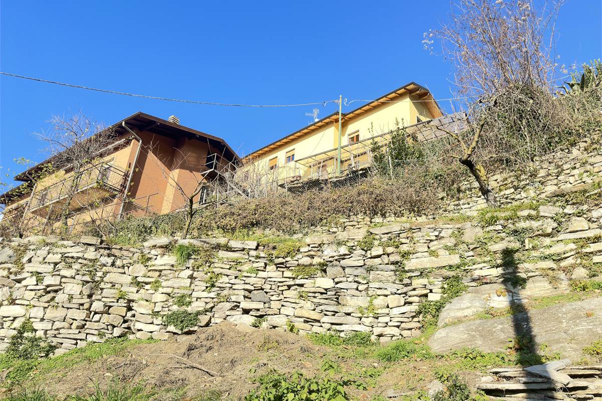 Appartamento in villa di mq 133 con terreno 