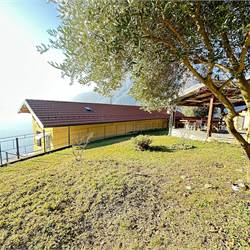 Appartamento in villa di mq 133 con terreno 