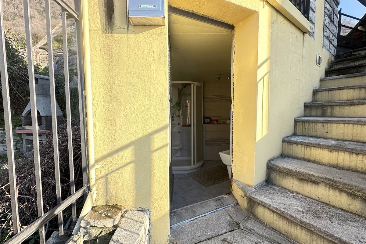 Appartamento in villa di mq 133 con terreno 