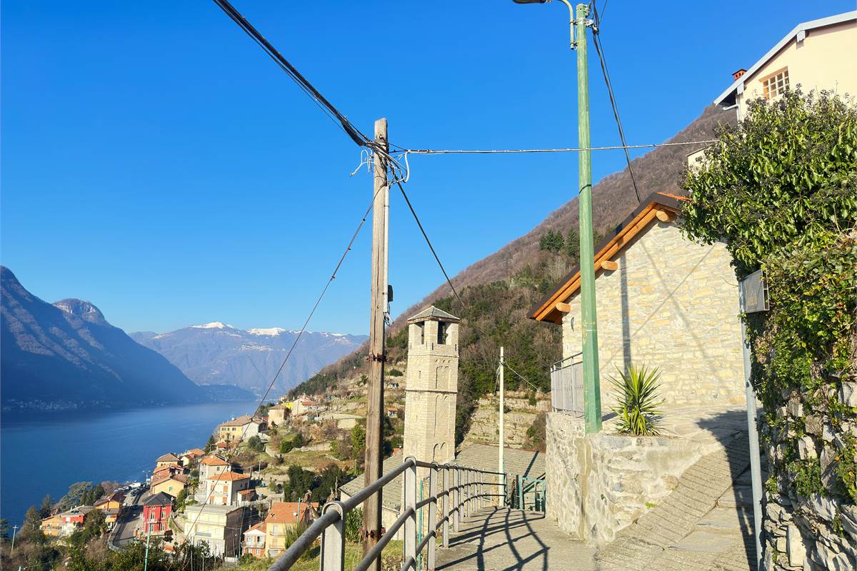 Appartamento in villa di mq 133 con terreno 
