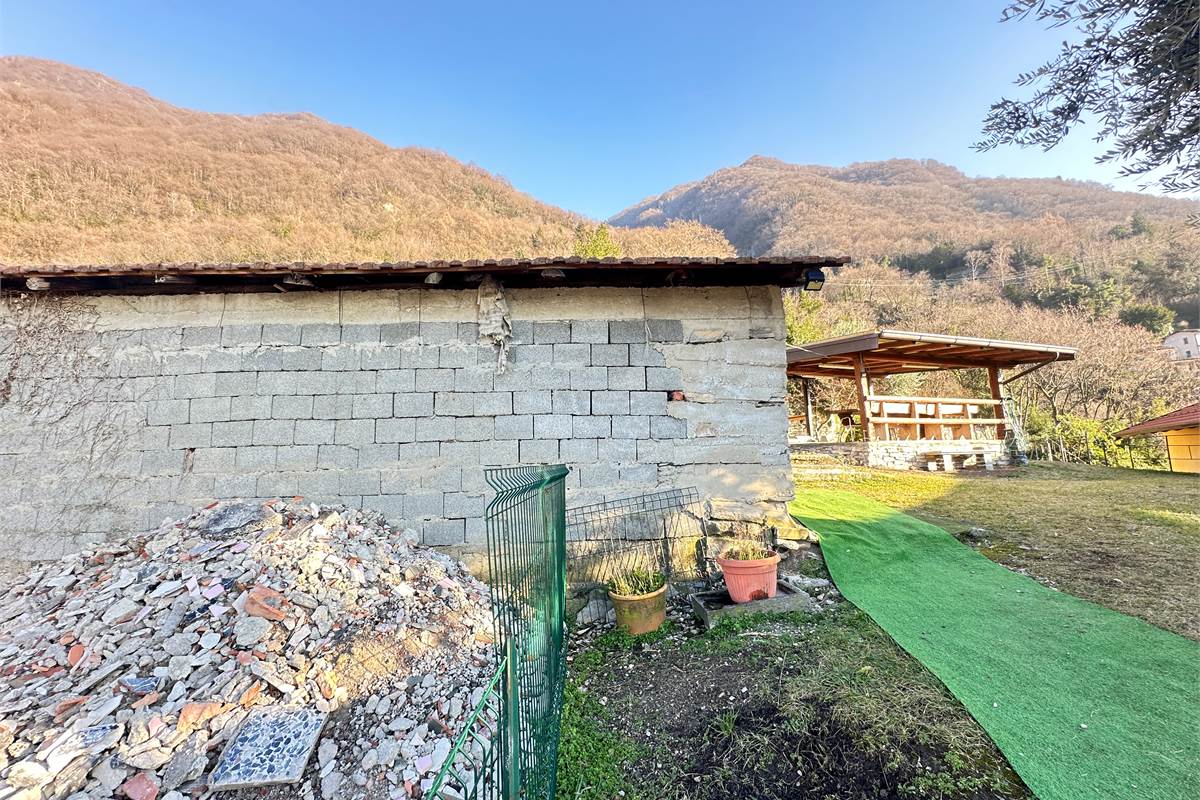 Appartamento in villa di mq 133 con terreno 