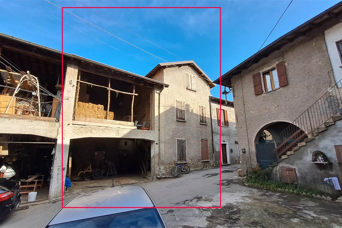 Rustico/Casale In Vendita a Rogeno