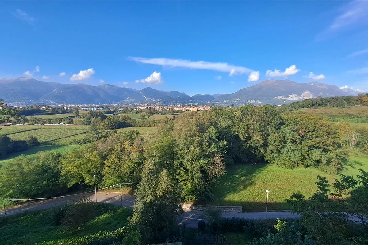 Rustico/Casale In Vendita a Rogeno